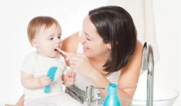 宝宝刷牙视频,轻松掌握口腔护理小技巧